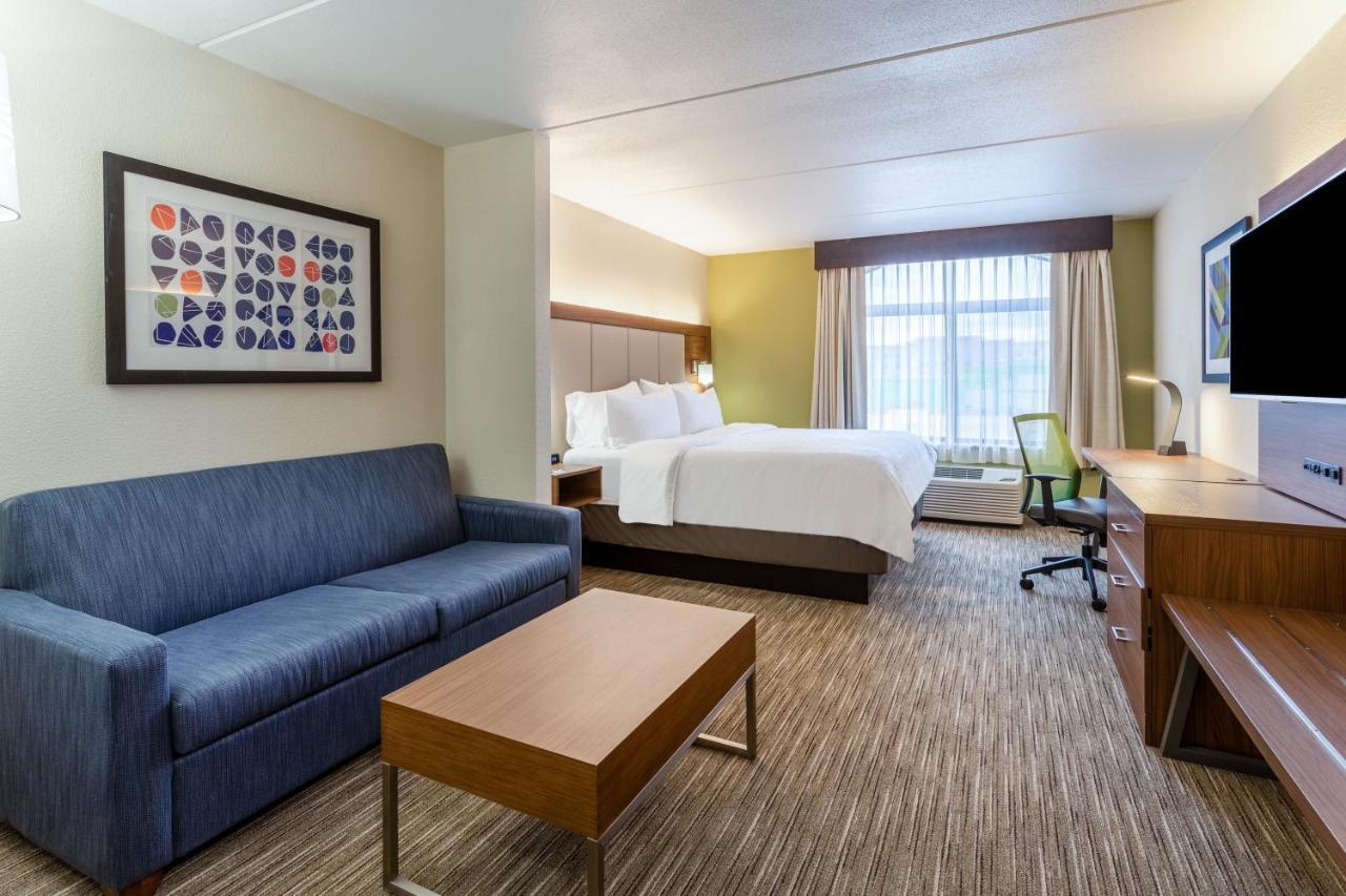 Holiday Inn Express & Suites Cedar Falls - Waterloo, An Ihg Hotel 객실 사진