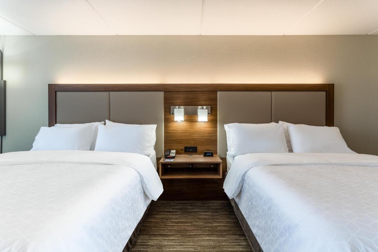 Holiday Inn Express & Suites Cedar Falls - Waterloo, An Ihg Hotel 객실 사진